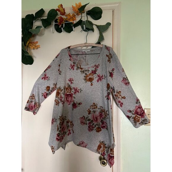 Green Envelope Gray Floral Asymmetrical Hem Tunic Top Women’s Size 2X 3/4 Sleeve - Picture 8 of 10